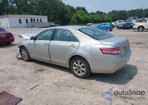 2011 Toyota Camry Le z USA, uszkodzony, nr VIN 4T1BF3EK8BU232338